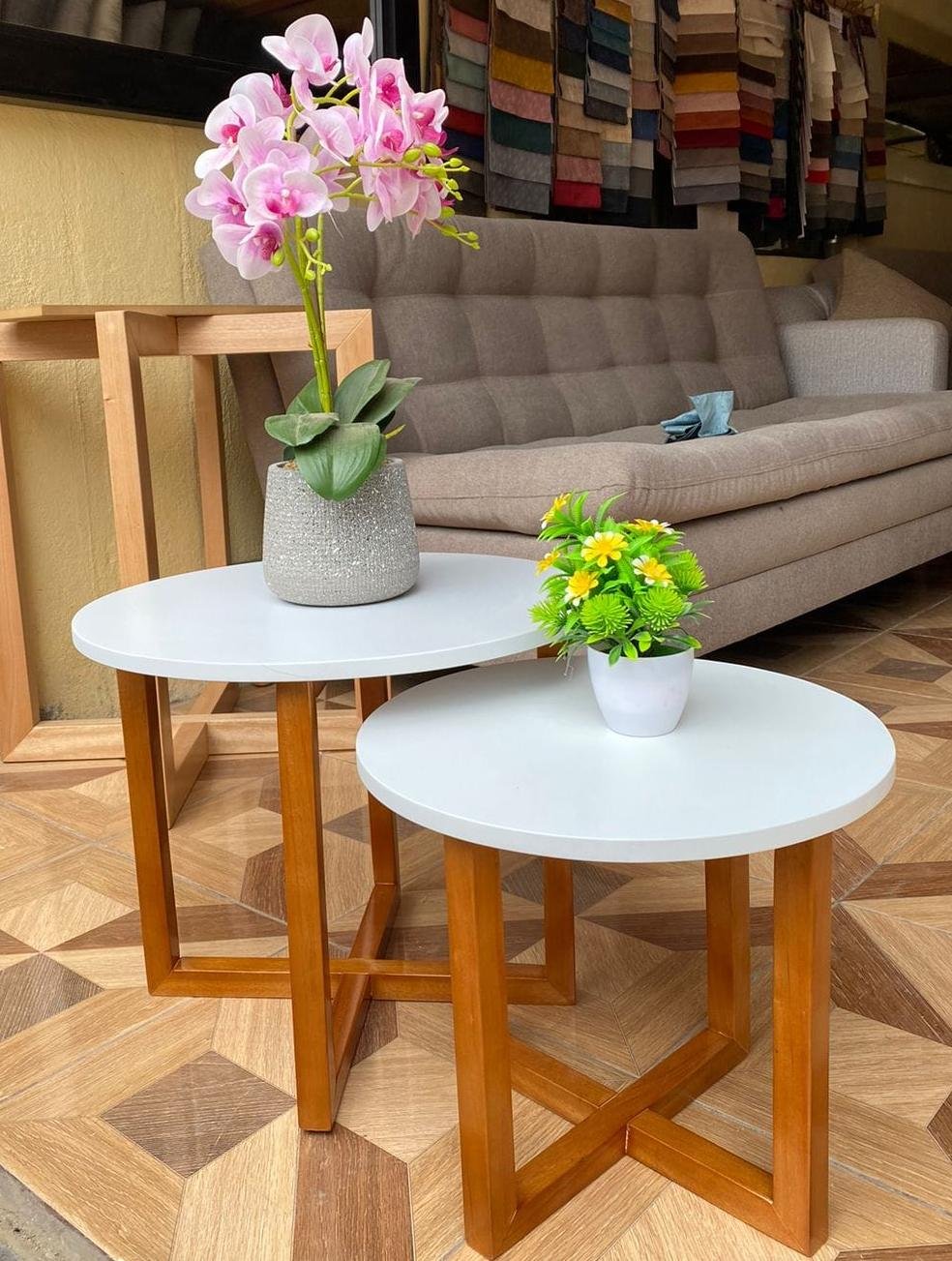 CATÁLOGO DE SALAS MADERMODA.pdf-image-091 Mesas Redondas Base en X - Image 1