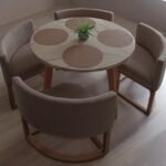 Comedor 4 puestos – Modelo Pizza sillas media luna – Mesa 110cm